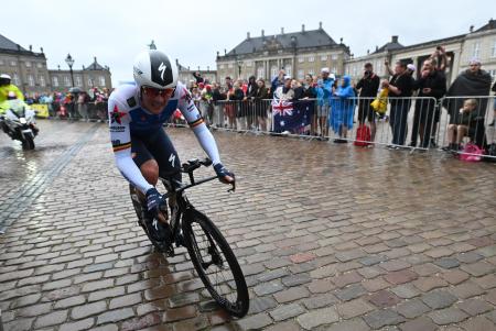 ツール・ド・フランス第１ステージの個人タイムトライアルを制したイブ・ランパールト＝１日、コペンハーゲン（ゲッティ＝共同）