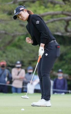 渡辺と黄が通算 １０で首位 女子ゴルフ開幕戦第３日 全国のニュース 北國新聞