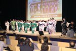 式典のフィナーレを飾った「烏山頭踊り」。金沢と台湾で同時に踊った＝北國新聞赤羽ホール