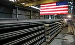 米ミネソタ州の工場で出荷を待つ鋼材＝２０１９年５月（ＡＰ＝共同）